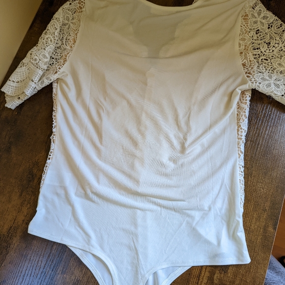 Lacy bodysuit - Picture 2 of 3